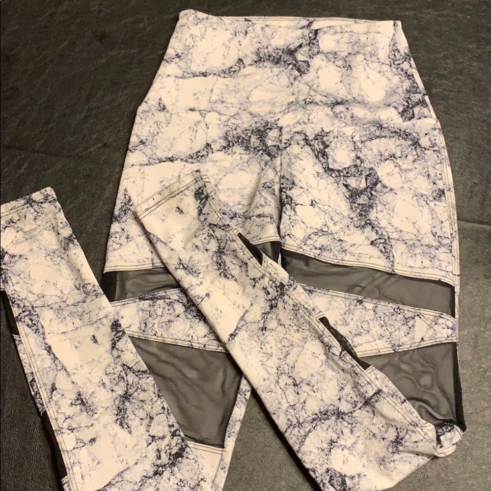 Gently worn Onzie legging size XS